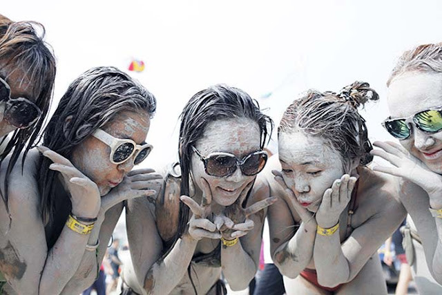 Tham gia lễ hội, tận hưởng trọn vẹn mùa hè sôi động!